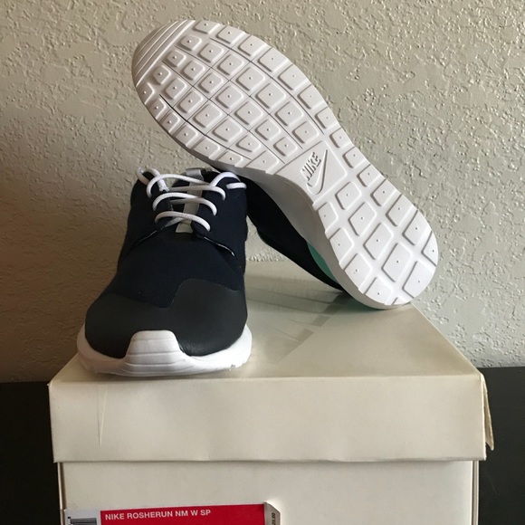 Nike Rosherun NM W SP - Picture 3 of 3